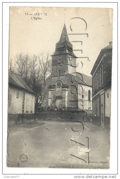 Acheux-en-Amienois (80) : L´église Vue D'une Rue En 1921 (animée). - Acheux En Amienois