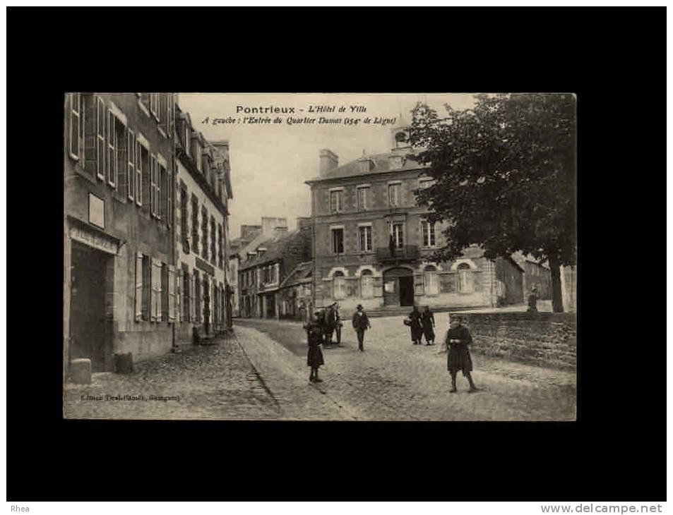 22 - PONTRIEUX - L'Hôtel De Ville - A Gauche: L'Entrée Du Quartier Dumas - Pontrieux