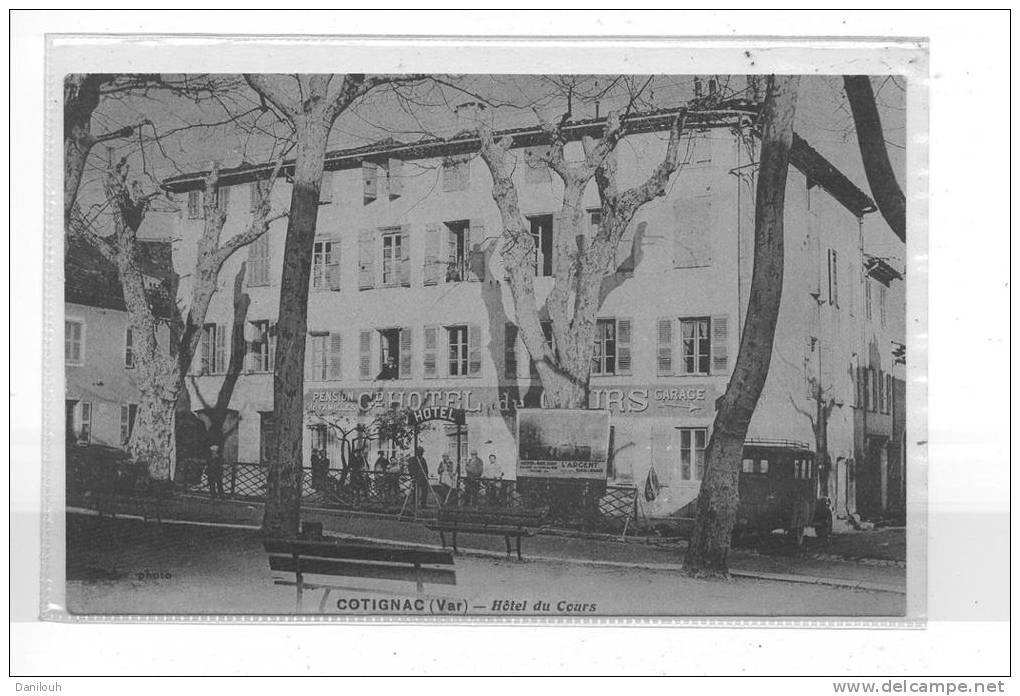 83 // COTIGNAC   Hotel Du Cours   ANIMEE  Note De L'hotel Au Verso - Cotignac