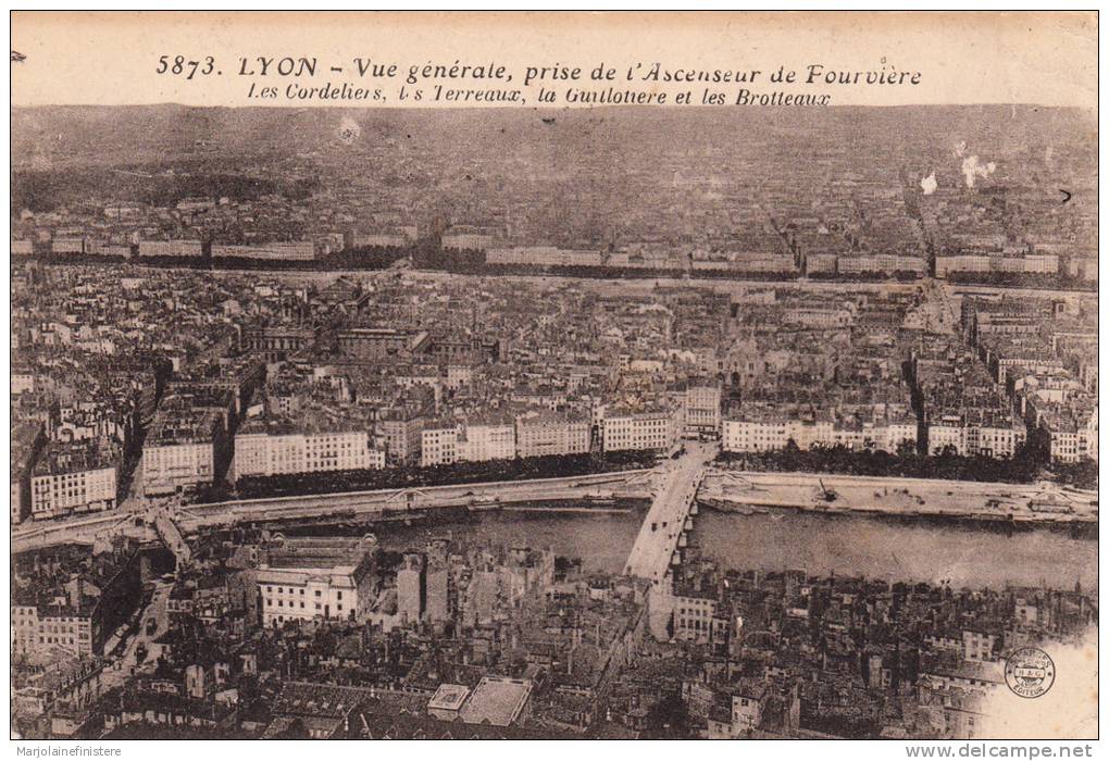 Dép. 69 - LYON - Vue Générale Prise De L'Ascenseur De Fourvière. Voyagée 1918 En F.M. Voir Oblitération Au Dos. - Lyon 1