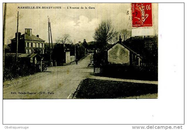 60  MARSEILLE -en- BEAUVAISIS  PERSONNAGEED VALADE  1913 - PASSAGE A NIVEAU AVENUE DE LA GARE - Marseille-en-Beauvaisis