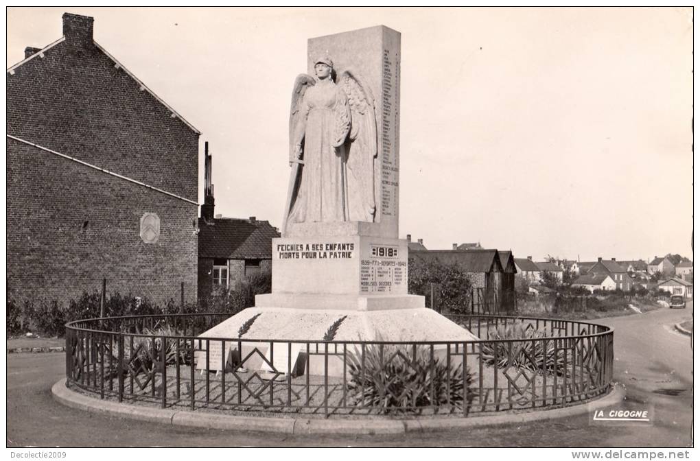 BR7118 Fignies-Monument Aux Morts  2 Scans - Feignies