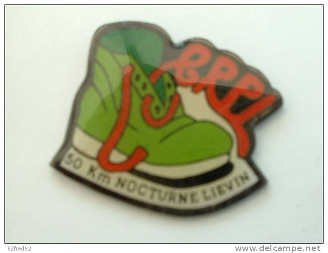 Pin´s CHAUSSURE  - 50KMS NOCTURNE LIEVIN - Atletismo