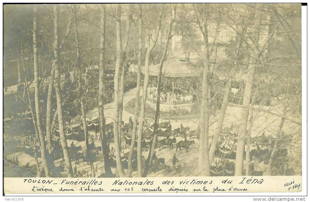 Carte Photo Funérailles Des Victimes Du Iéna, L'Evêque Donne L'absoute Aux 105 Cercueils  0494 - Funeral