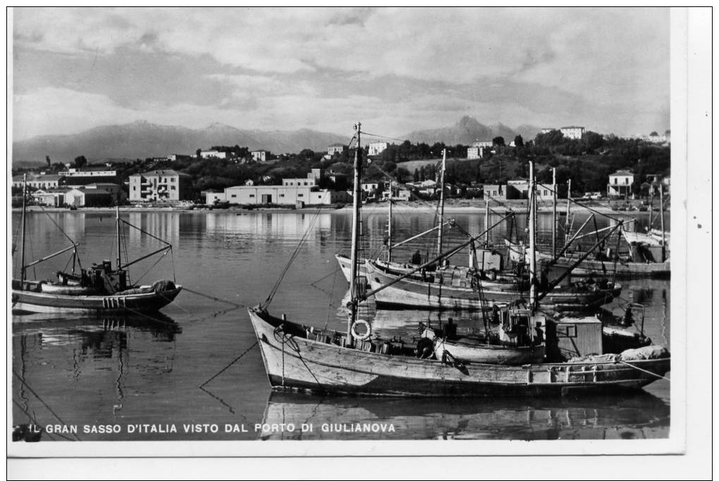 Giulianova (Teramo). Il Gran Sasso D'Italia Visto Dal Porto. - Teramo