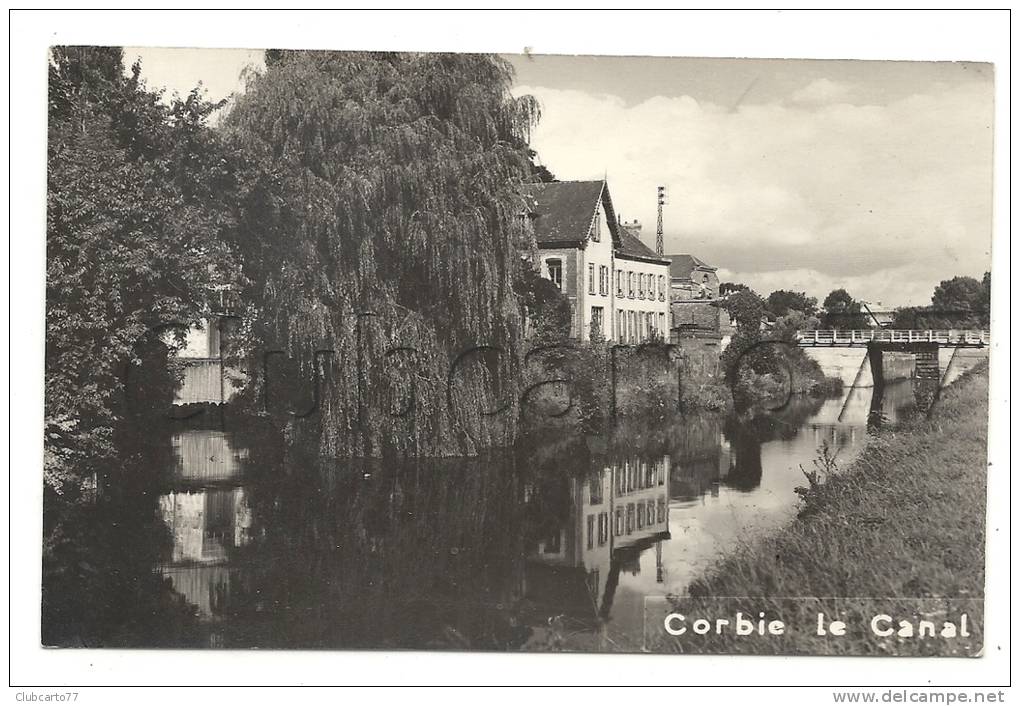 Corbie (80)  : Habitation Sur Le Bord Du Canal Près Du Pont En 1950. - Corbie