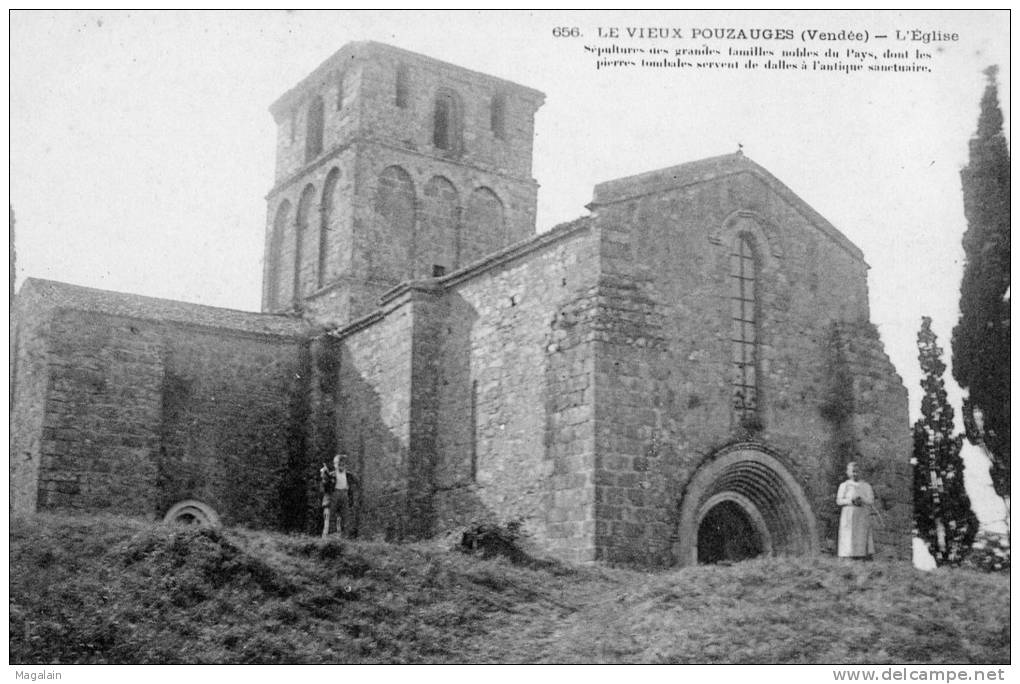 Pouzauges : L'église - Pouzauges