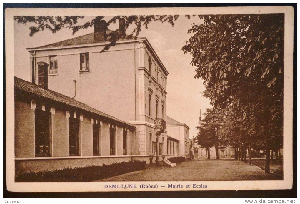 TASSIN-LA-DEMI-LUNE MAIRIE ET ECOLES 69 RHONE - Autres & Non Classés