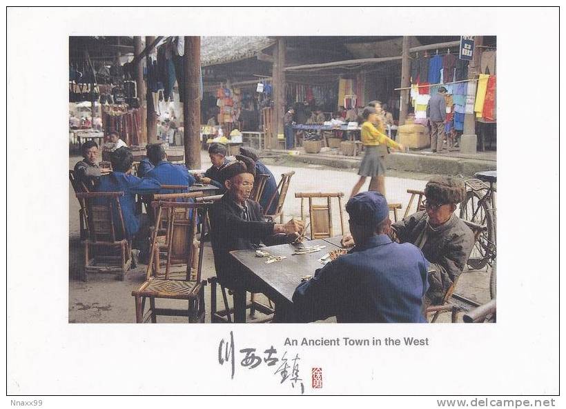 China - View Of Huanglongxi Old Town, Old Men Playing Ancient Zhipai Game, Shuangliu District Of Sichuan Province - Cartes à Jouer