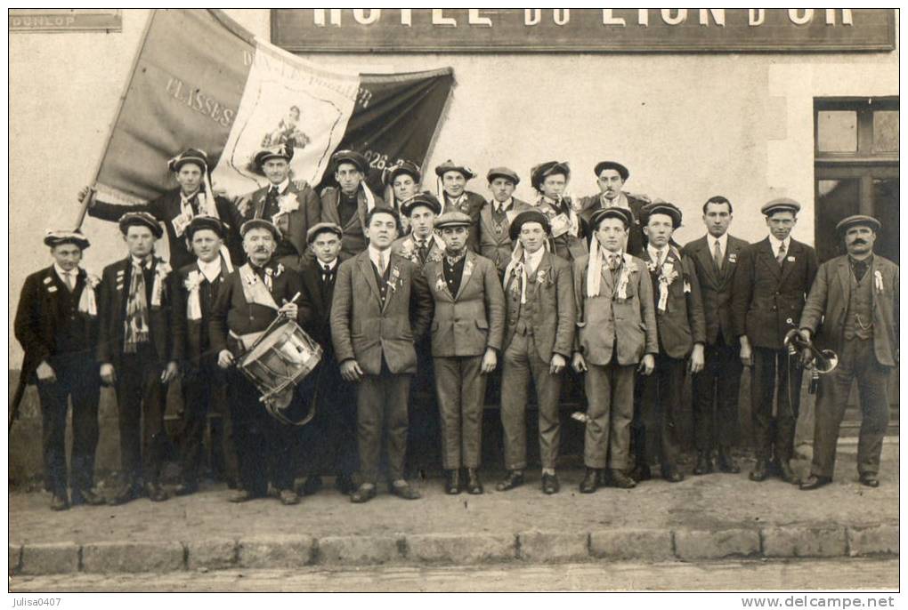 DUN LE POELIER (36) Carte Photo Groupe De Conscrits Superbe Plan - Sonstige & Ohne Zuordnung