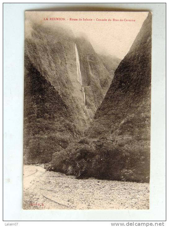 Carte Postale Ancienne : LA REUNION : Route De Salazie , Cascade Du Bras De Caverne - Saint Paul