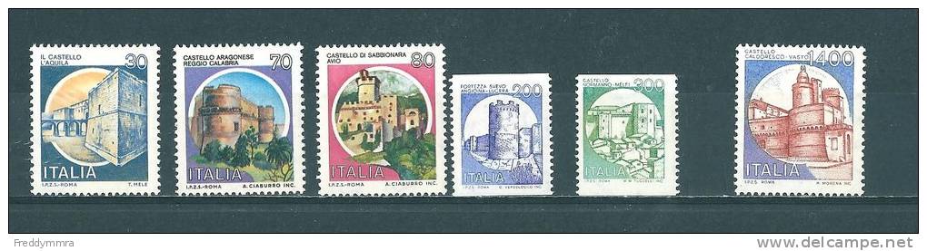 Italie: 1498/ 500 + 1501/ 502 + 1582 **  Châteaux - 1981-90: Neufs