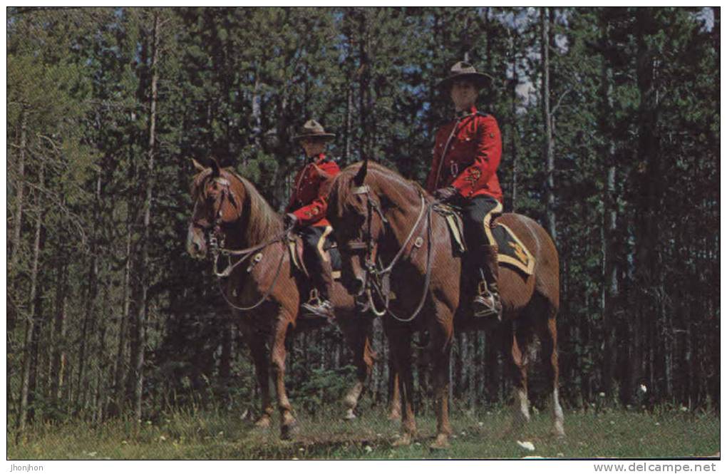 Canada -Postcard-Two Members Of The Royal Canadian Mounted Police-unused - Police - Gendarmerie