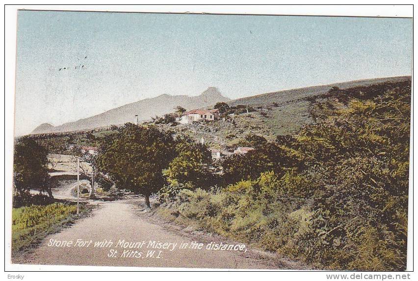 PGL AT018 - ST KITTS STONE FORT WITH MOUN MISERY 1940's - Saint Kitts En Nevis