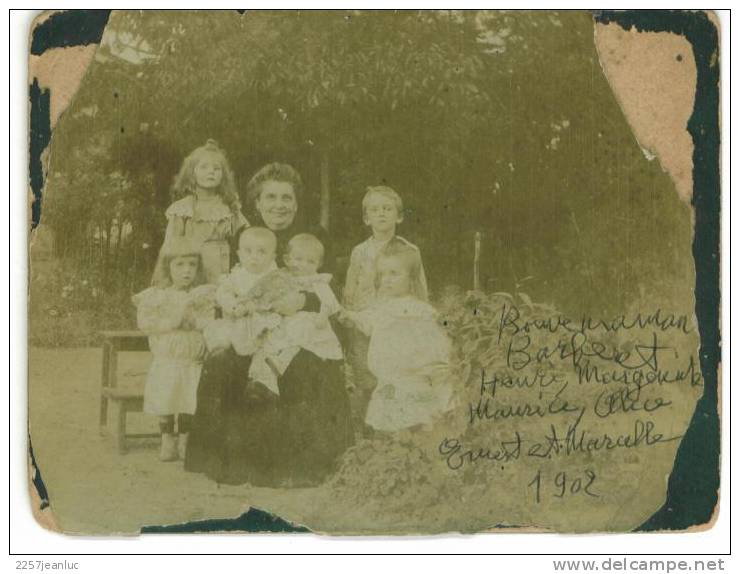 Photo  12 X 9 Cm  Bonne Maman Et Ces Petits Enfants  En 1902 ( Dos Gramat   46 ) - Non Classificati