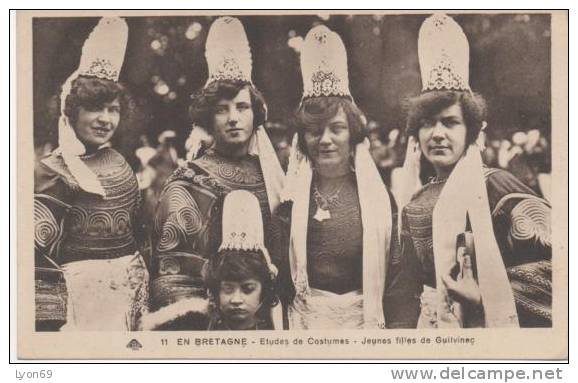 ETUDES DE COSTUMES JEUNES FILLES DE GUILVINEC - Guilvinec