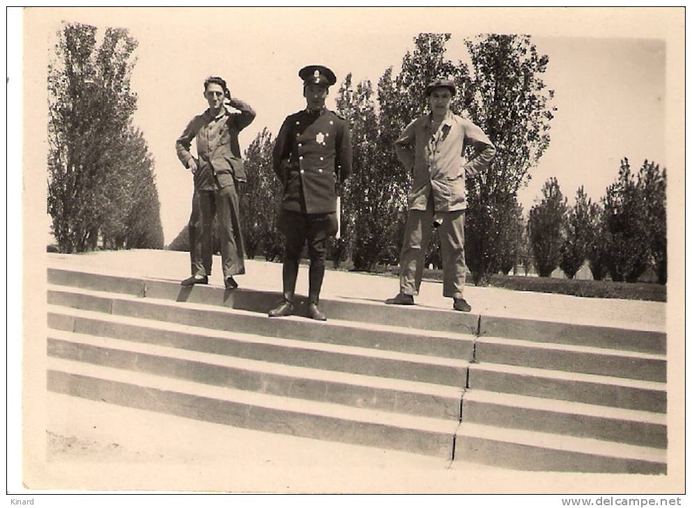 PHOTO  ...BUENOS AIRES .policeman..SOUVENIR DE ..OCTOBRE 1928  Voir Scan.  For:  78  X  60 Mm - Autres & Non Classés