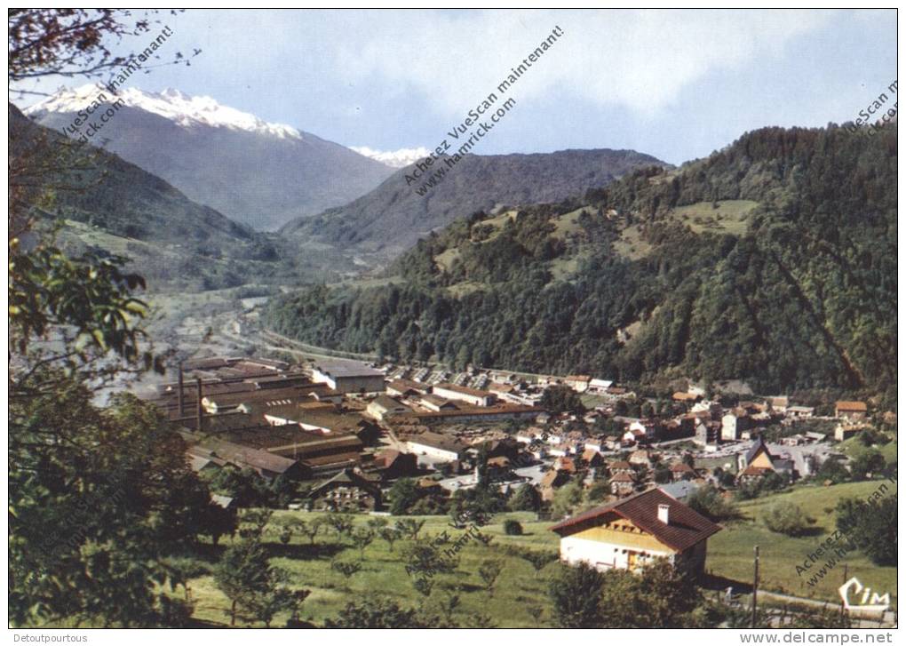 UGINE Savoie 73 : Echappée Sur Les Fontaines D'Ugine  ( Usines ) - Ugine