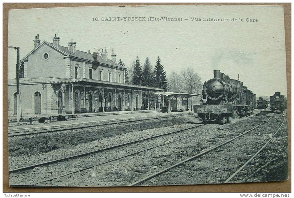 Saint Yrieix - Vue Interieur De La Gare - Saint Yrieix La Perche