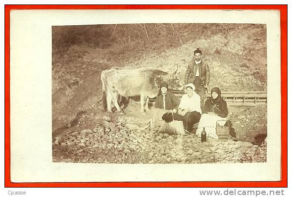 CPA CARTE PHOTO Agriculture - LA PAUSE PAYSANNE (a Priori Europe De L' Est) - Andere & Zonder Classificatie