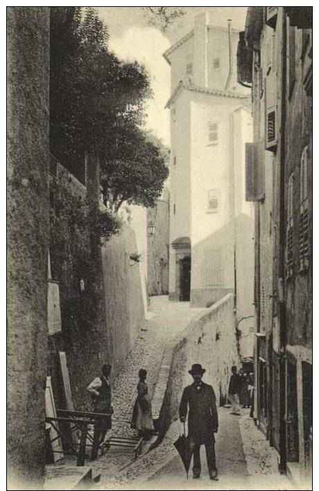 GRASSE  La Rue Tracastel Et Le Passage Vauban Animée Recto Verso - Grasse