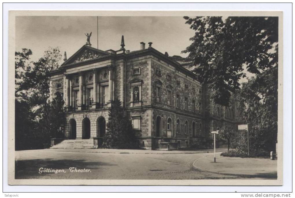 Göttingen - Theater   2 SCANS - Goettingen