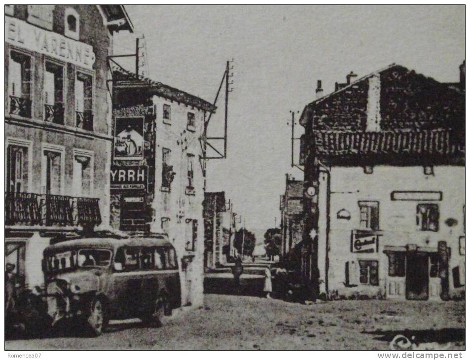 LOUDES (Haute-Loire) - Route Du Puy - Arrivée De L'Autobus Devant L'Hôtel Varenne - Commerces - Animée - Non Voyagée - Loudes