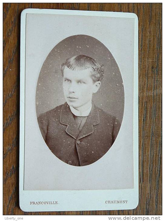 JONGE MAN / JEUNE HOMME / YOUNG MAN ( CDV Phot. FRANCOVILLE Chaumont Hte Marne - Anno ?? - Zie Foto Voor Details ) ! - Unclassified