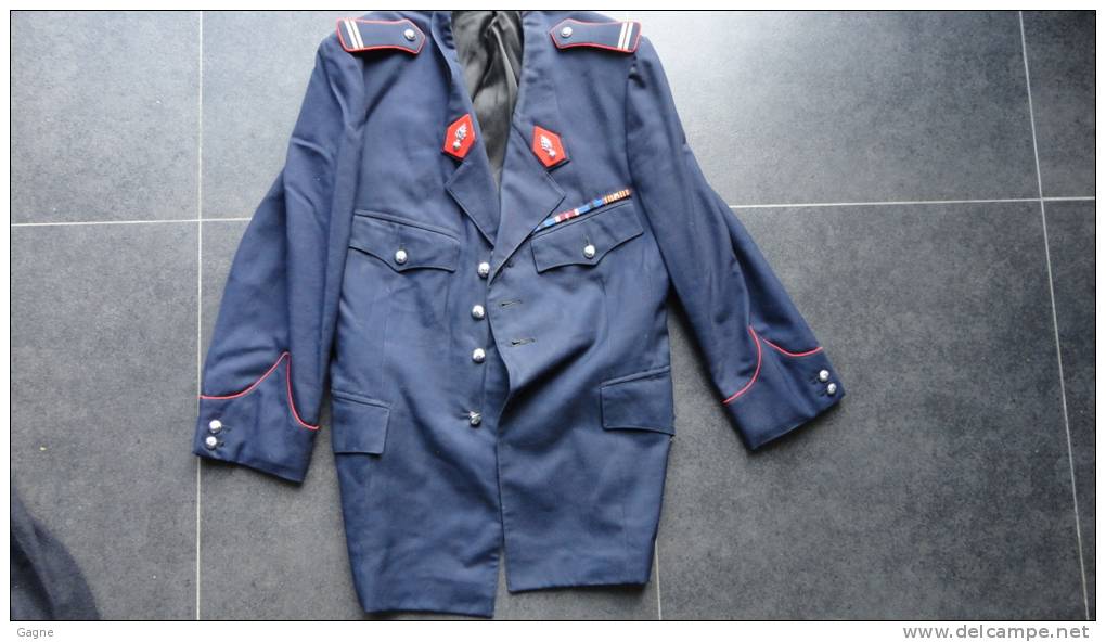 Veste De La Gendarmerie Belge Maréchal Des Logis - Uniformes