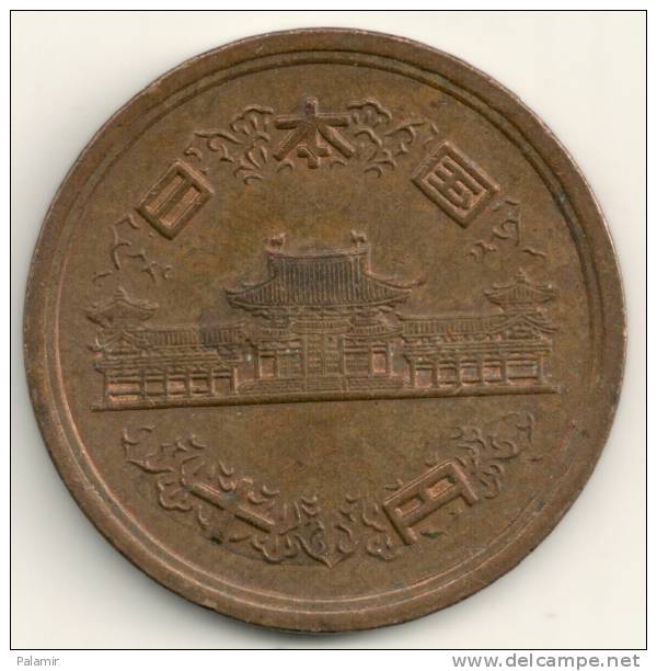 Japan  10  Yen Hirohito  Y#73a   Yr. 52 (1977) - Giappone