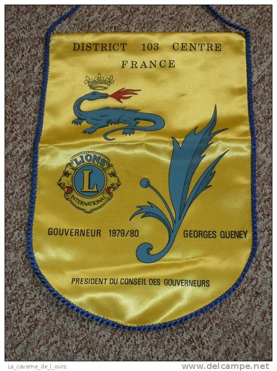 FANION LIONS Internationnal DEDICACE, District 103 Centre France, Gouverneur 1979-80, G. QUENEY, Salamandre - Autres & Non Classés