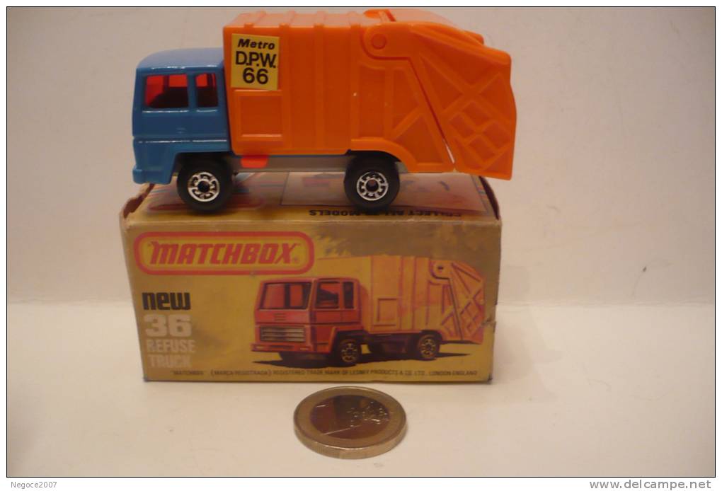 MATCHBOX   N°36  :   REFUSE TRUCK     AU 1/75éme ?? - Matchbox