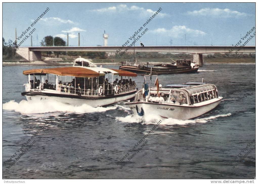 STRASBOURG Bas Rhin 67 Les Vedettes Du Port Autonome Sur Le Rhin Paris & Charles Frey Péniche Batelier Pont De L'Europe - Strasbourg