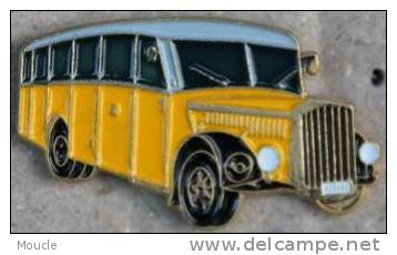 VIEUX BUS JAUNE - VEHICULE DE LA POSTE SUISSE - OLD CAR SWISS POST YELLOW - 1 - Correo
