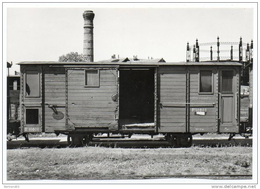 BVA - 593.6 SE - Fourgon DF10801 à Cayeux-Bighton - Gares - Avec Trains