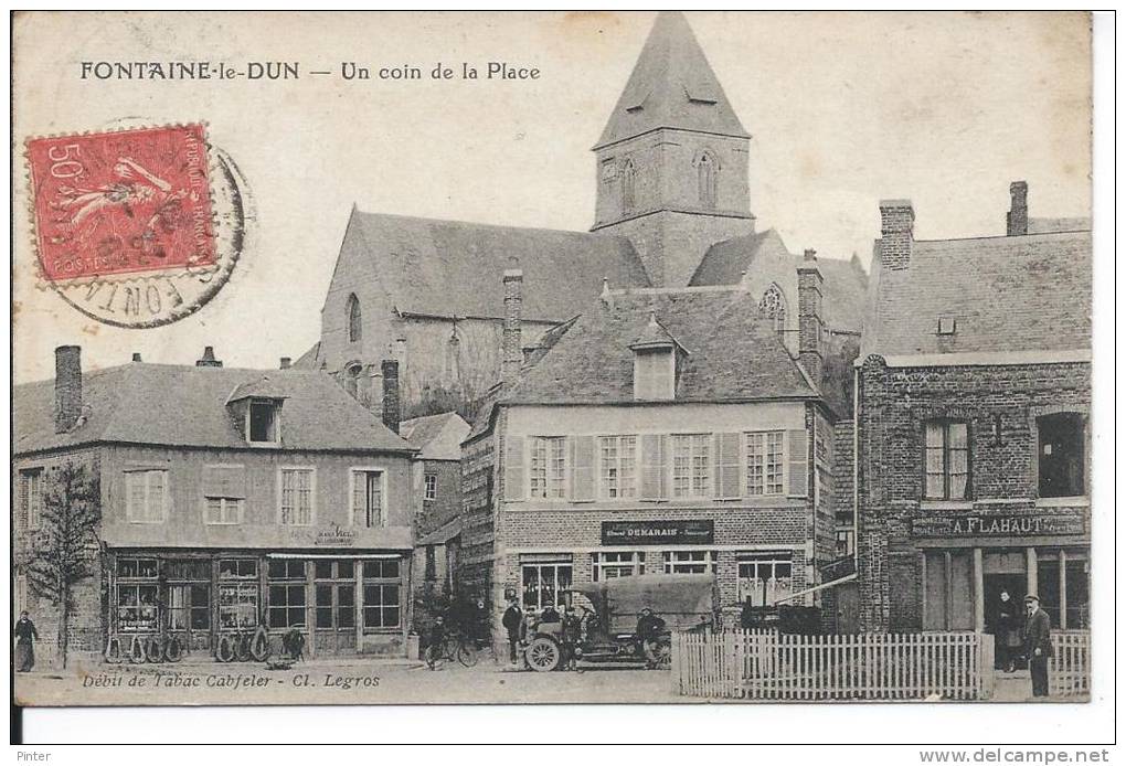 FONTAINE LE DU - Un Coin De La Place - Fontaine Le Dun