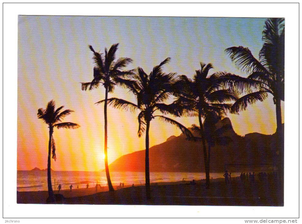 Bresil: Brasil Turistico, Rio De Janeiro, Por Do Sol Na Praia De Leblon, Sunset At Leblon Beach, Copacabana Palace Hotel - Copacabana