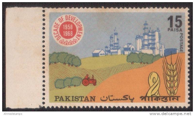 PAKISTAN 1968 MNH DECADE OF DEVELOPMENT, INDUSTRY, AGRICULTURE - Pakistan