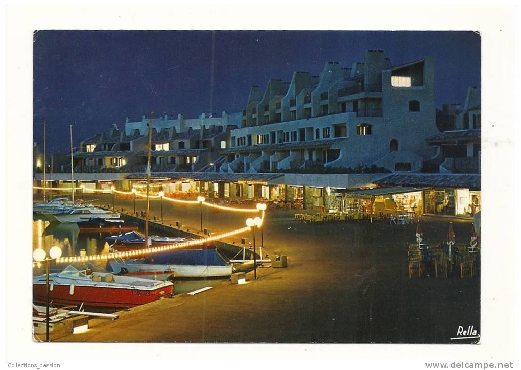 Cp, 83, Les Marines De Cogolin, Le Quai De La Galiote Avec Ses Cafés Et Restaurants Vus De Nuit, Voyagée 1983 - Cogolin