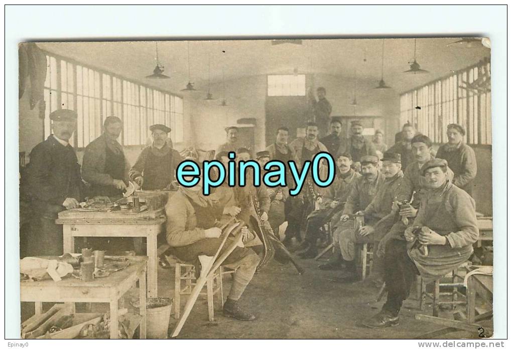 B - CARTE PHOTO - MILITAIRE - REGIMENT - BOURRELIERIE & SELLERIE & BOURELLIER & CUIR - CASERNE - Da Identificare