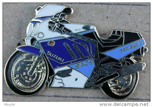 MOTO SUZUKI BLEUE ET BLANCHE  500 GSXP - SACS  (BLEU) - Moto