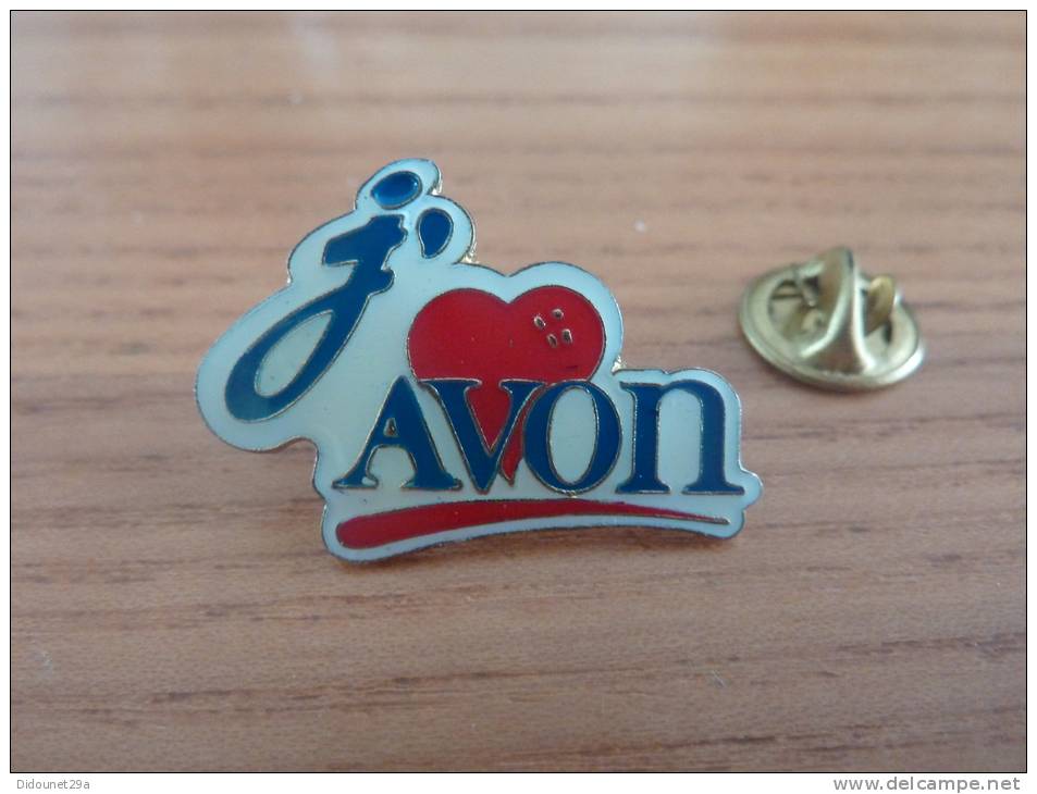 Pin's "j'aime AVON" (coeur) - Parfums