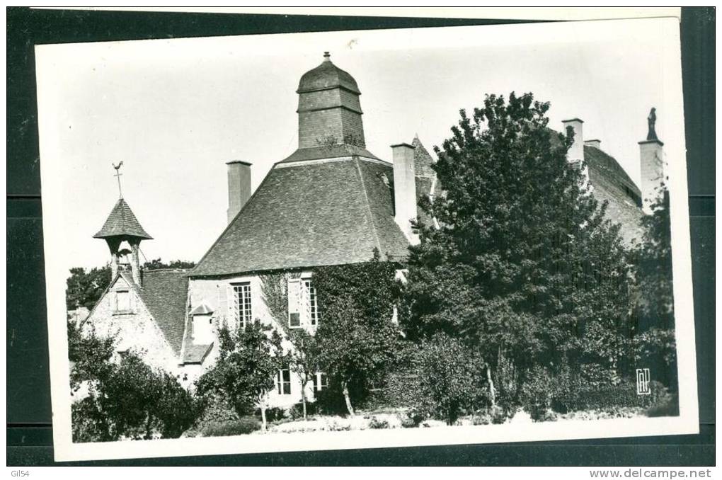 CPSM GUERET. Ancienne Résidence Des Comtes De La Marche, La Préfecture - Tt85 - Guéret