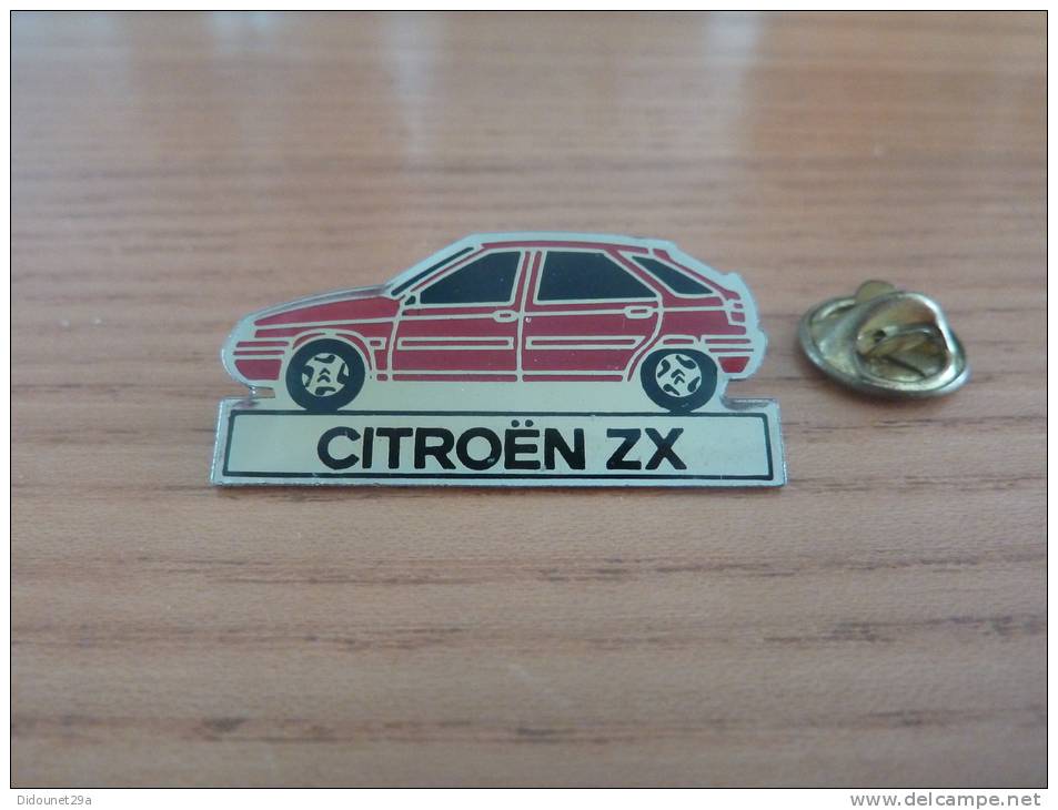 Pin's "CITROEN ZX" (voiture Rouge) - Citroën