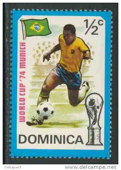 Dominica 1974 Mi 397 ** Footballer And Flag Of Brazil - World Cup '74, Munich / Brasilien - Fußballweltmeisterschaft - 1974 – Germania Ovest