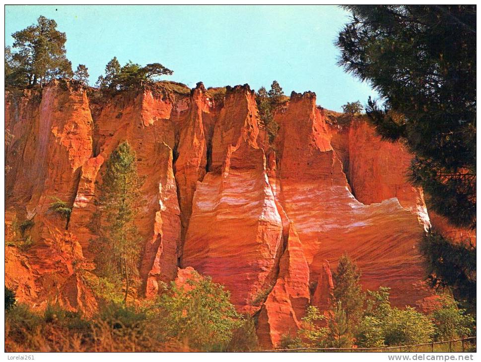 ROUSSILLON - Les Roches Rouges - Roussillon