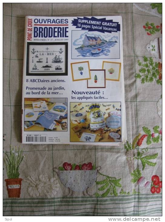 Ouvrage Broderie Juillet 97 N°17 -  66 Pages + Encart De Grille Et Diagrammes - Punto Croce