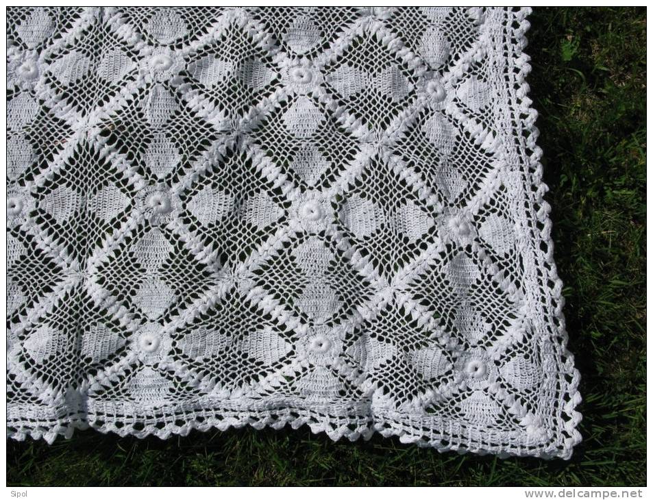 Dessus De Lit Crochet ,   Coton Blanc TBE 2.6 X 2.3 M Fait Main  Peut également Servir De Nappe Ou Tapis De Table - Autres & Non Classés