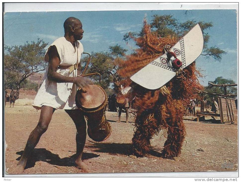 REPUBLIQUE CENTRAFRICAINE - Masques Et Danseurs - Centraal-Afrikaanse Republiek