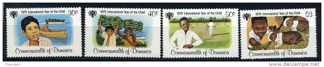 Dominique ** N° 599 à 602 - Année Internationale De L'enfant - Dominica (1978-...)